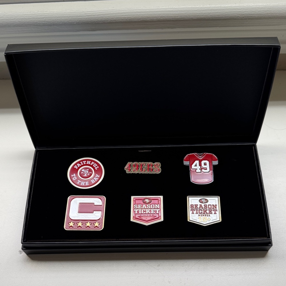 NFL San Francisco 49ers Collectible Pin Set